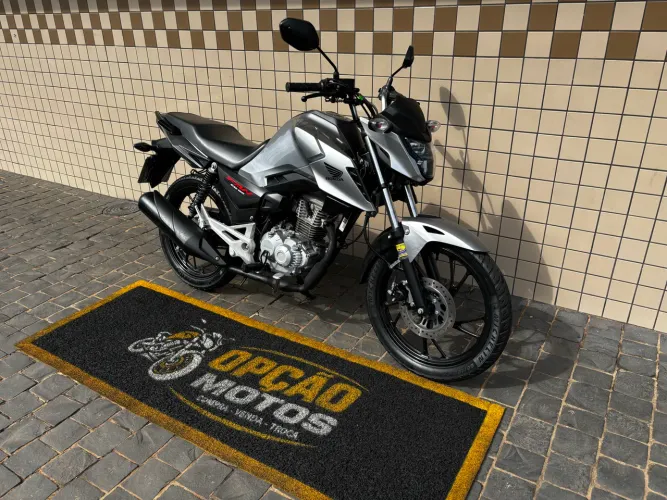 Vendo ou troco por Moto Honda CG Fan 160 2025 EXTRA c/ 2026 Pago