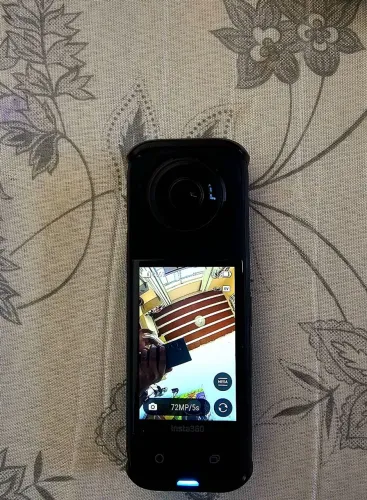 CÂMERA INSTA 360X4 COM ACESSÓRIOS. 