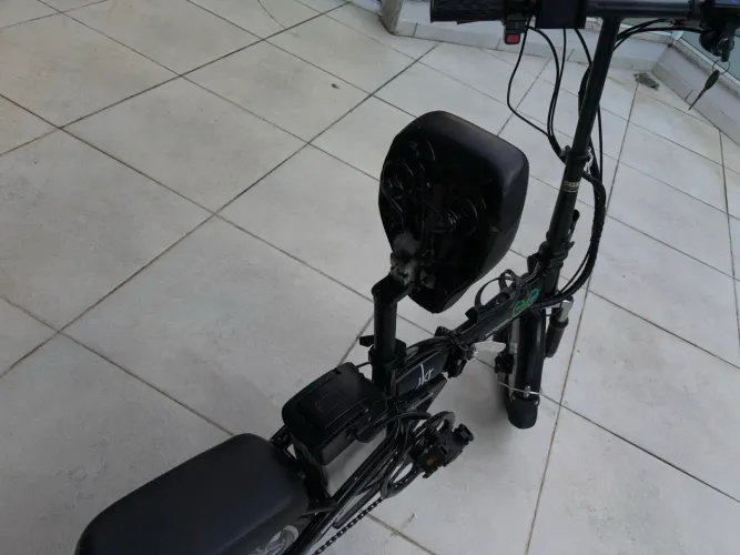 Bicicleta elétrica dobrável 