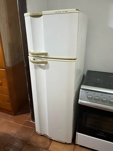 Geladeira Electrolux Duplex DC34 260L