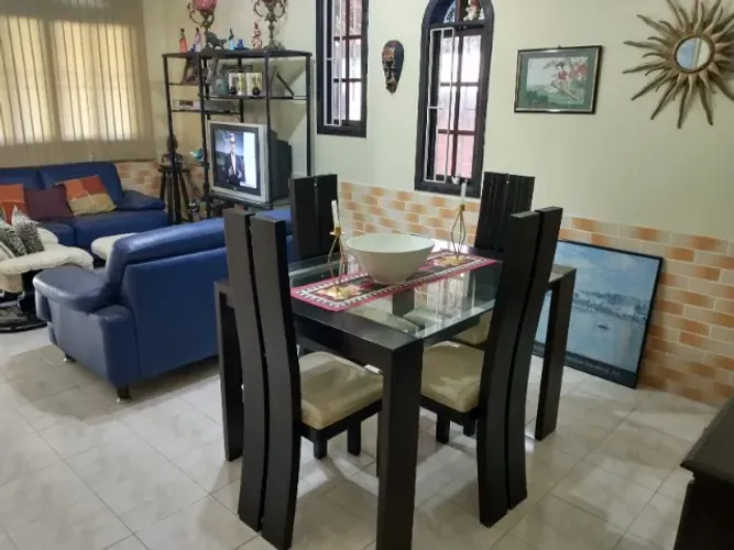 Mesa Sala Jantar Vidro Madeira Aluminio 4 Cadeiras Itaipuaçu Maricá