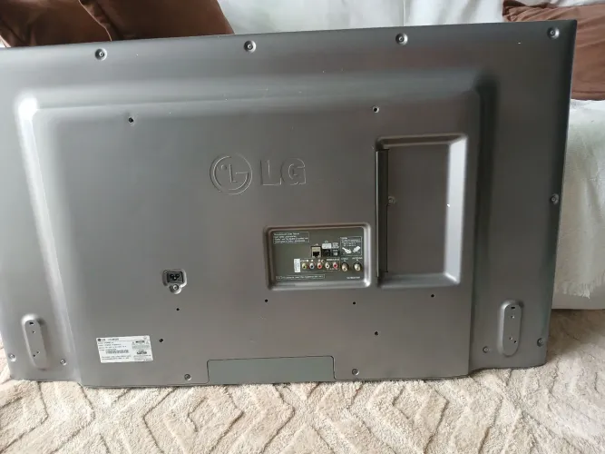 Vende uma tv lg com defeito