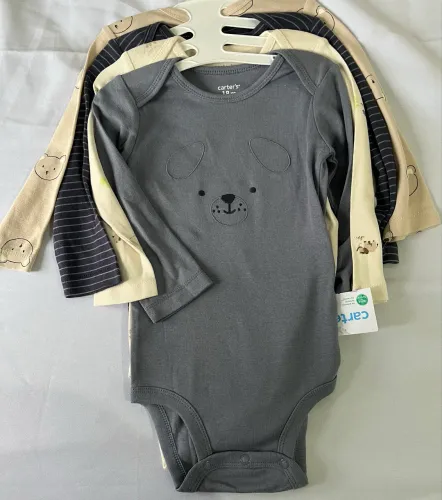 Kit body Carters 18 meses novos 
