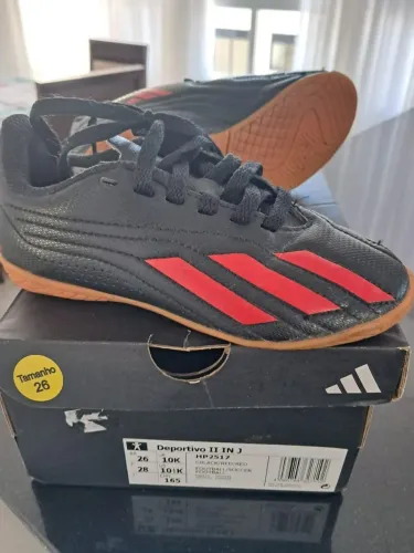 Tênis chuteira Adidas pouco usados tamanho 26