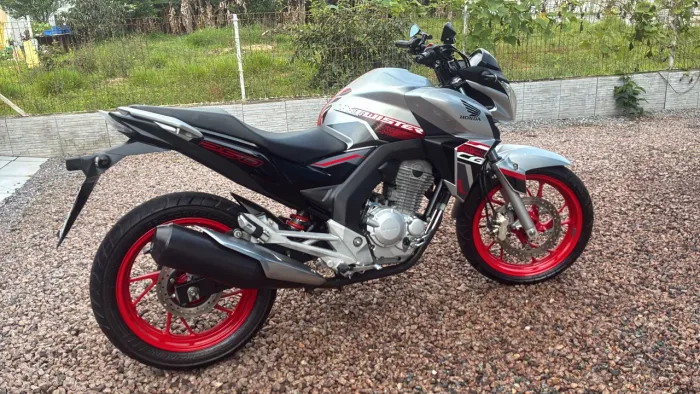 Vendo ou Troco por CB 300 F