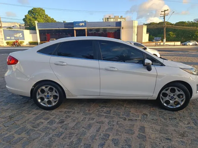 Ford Fiesta Sedan SE 1.6 16V Flex 4P 2013