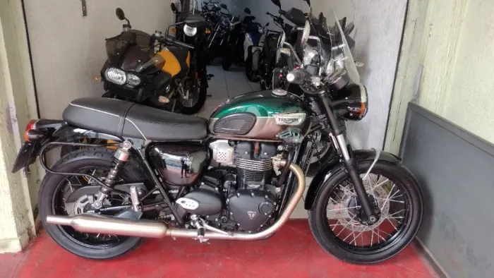 TRIUMPH BONNEVILLE T 100 STEALTH EDITION 2024 VERDE 6.000KM,acessorios e  garantia total