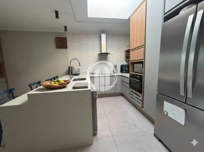 Casa á venda com 3 dormitórios sendo 1 suíte - Residencial Phytus/SP
