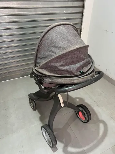 Vendo carrinho de bebê