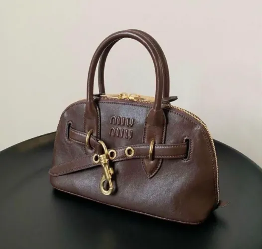 Miu miu - Bolsa em couro de ombro - acompanha todos os itens