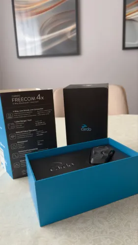 CARDO FREECOM 4X JBL ? INTERCOMUNICADOR PREMIUM