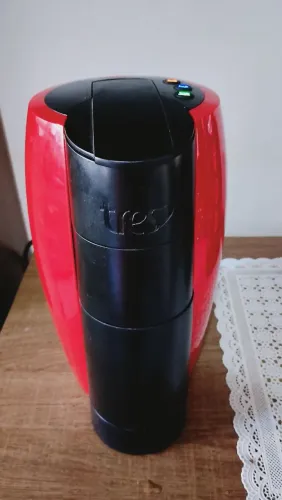 Cafeteira Três Corações Love Cápsulas Semi nova