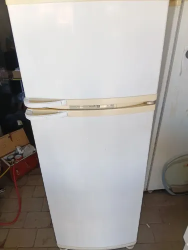 Vêndo essa Geladeira dúplex Brastep Frosfri 450 litros.
