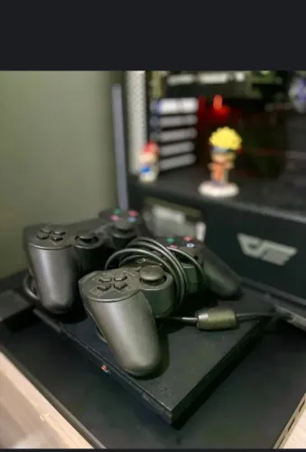 PS2 com 3 controles com cabe HDMI COM A IMAGEM MAIS VIVIDA