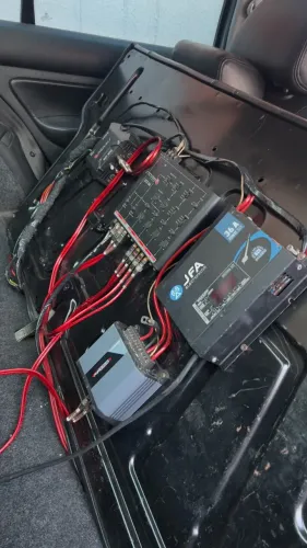Som para carro completo com multimídia