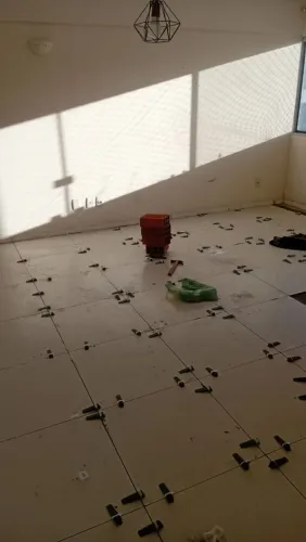 Assentamento pisos disponível 