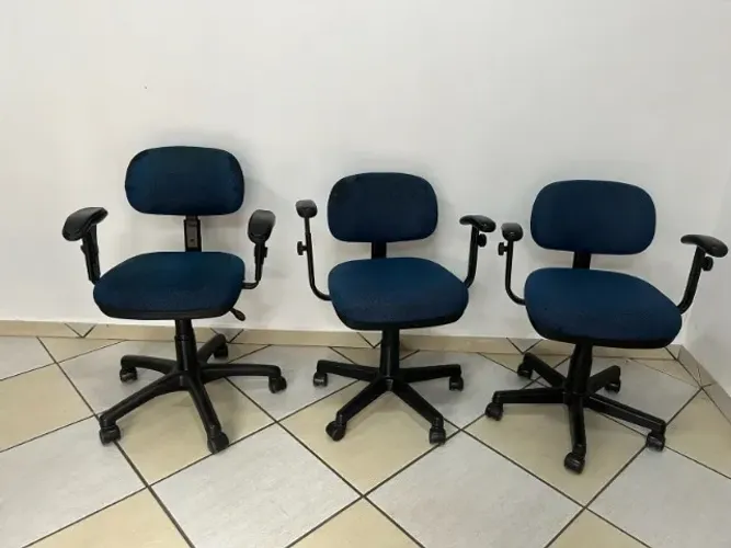 CADEIRAS DE ESCRITÓRIO GIRATÓRIAS - ÓTIMO CUSTO-BENEFÍCIO