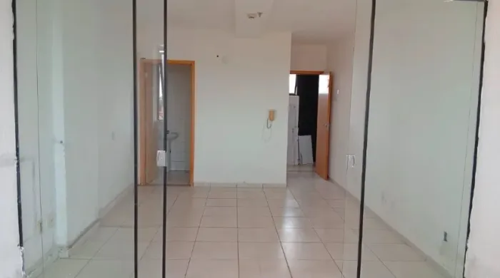 EXCELENTE SALA NO VISTA LIFE CENTER NA MELHOR LOCALIZAÇÃO DE SAMAMBAIA AO LADO DO HRSAM