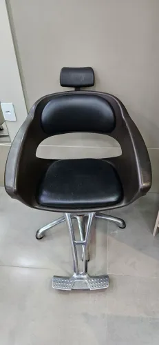 Compre uma cadeira de cabeleireiro Dompel e ganhe uma poltrona!!!