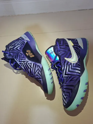 Tênis Nike Lebron Genisus