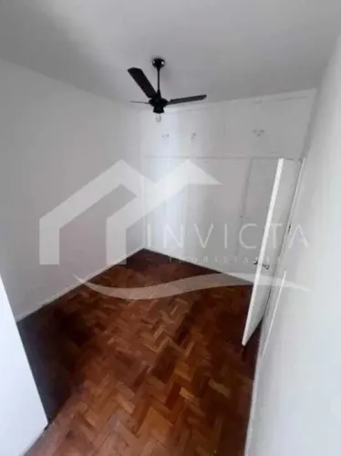 QUARTO E SALA AMPLO EM EXCELENTE LOCALIZAÇÃO DE COPACABANA