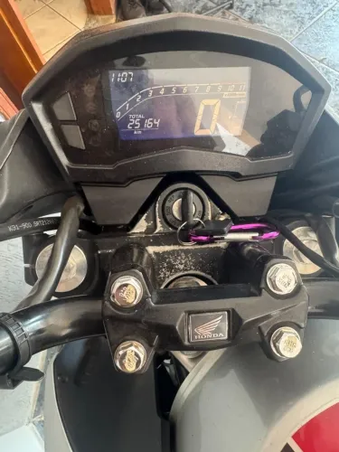 Vende-se CB 250F TWISTER CBS