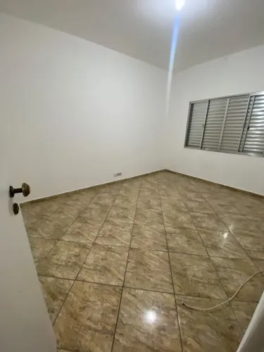Casa com 30m² para locação na cidade de São Paulo bairro Vila Ema