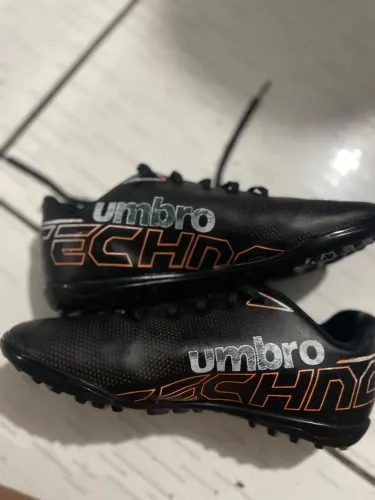 Chuteira da umbro