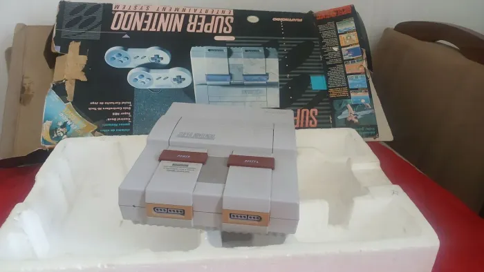 Super Nintendo valor 150 com a caixa