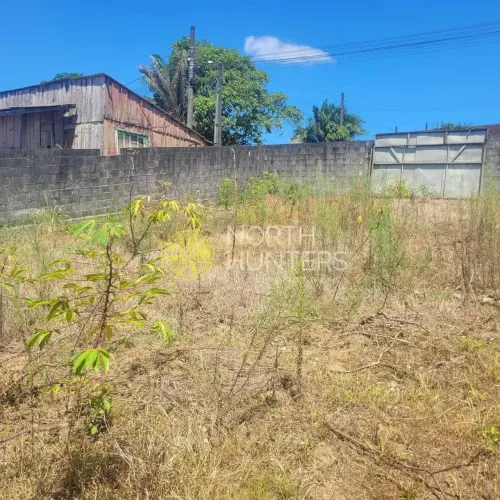 Terreno à venda todo mudado, localizado próximo a fabrica da Durin no bairro Itinga, Araqu