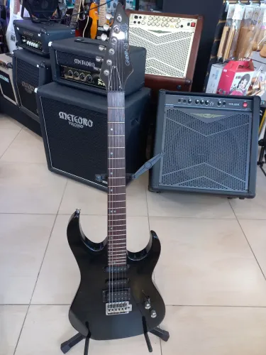 Guitarra groovin usada revisada