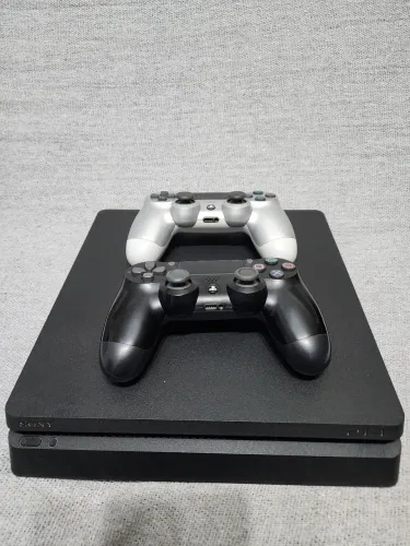 Playstation 4 slim 1TB