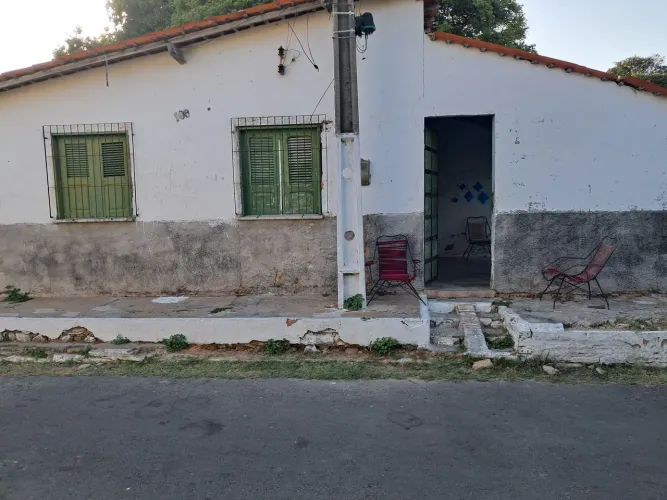 Oportunidade em Parnaiba! Casa ampla com 4 quartos - R$47.000 (Rua 2 de Fevereiro)s