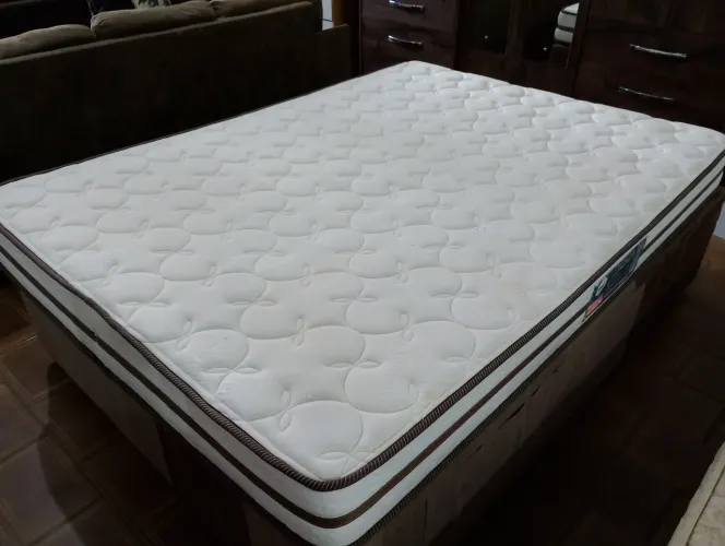 Colchão de casal muito bom D33 R$299