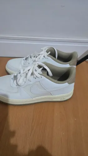 Tenis air force original em excelente estado, usado apenas uma vez!