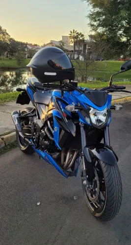GSX-S750