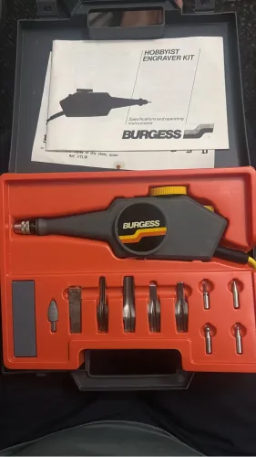Maquina manual para gravação artesanal