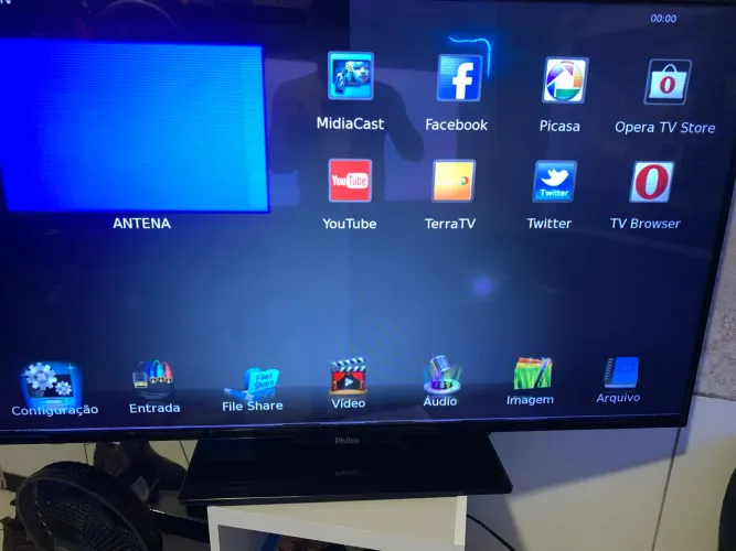 Tv Philco smart leia a descrição