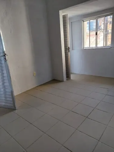 VENDE-SE CASA 2 QUARTOS NO JURAMENTO 