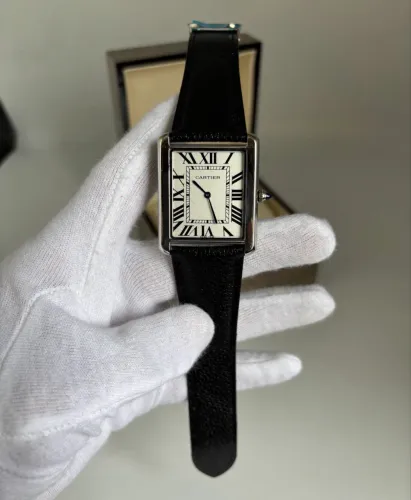 Relógio Cartier Tank - Couro - Bateria - Prem AAA+