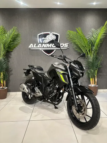 Fz25 único dono