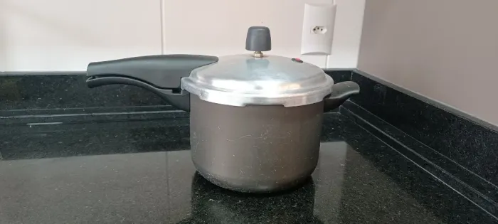 Panela de pressão Tramontina antiaderente