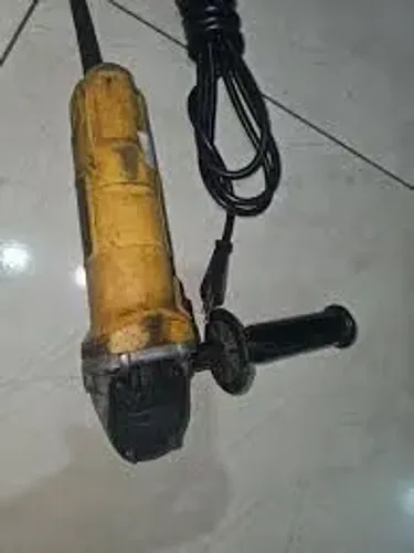 Lixadeira/esmilhiradeira Dewalt