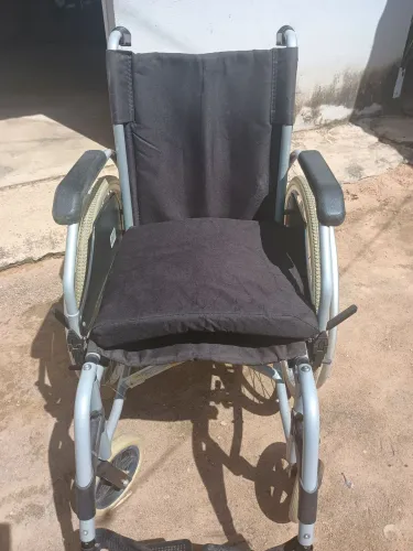 Vendo cadeira de rodas