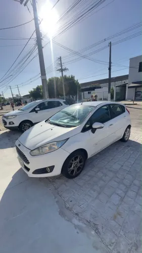 Ford Fiesta 1.6 16V Flex Aut. 5P 2014