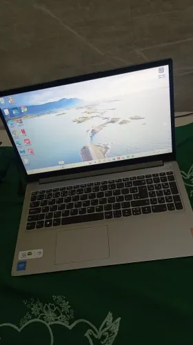 Notebook Lenovo.