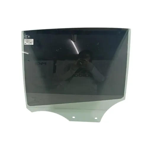 Vidro traseiro esquerdo Peugeot 208 ano 2024 E243R001150