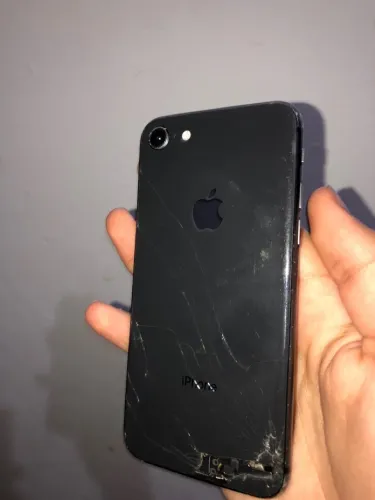 iPhone 8 64GB Preto - Para Retirada de Peças - Tela e Traseira Trincadas
