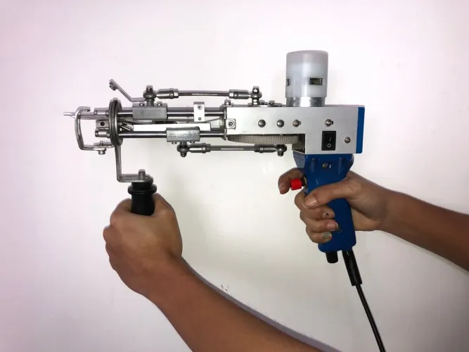 Tufting gun cut pile