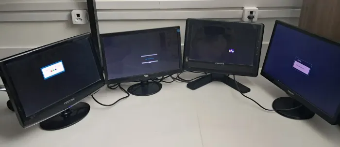 Vendo 04 Monitores Usados Funcionais (19" e 16") - Philips, AOC e Positivo